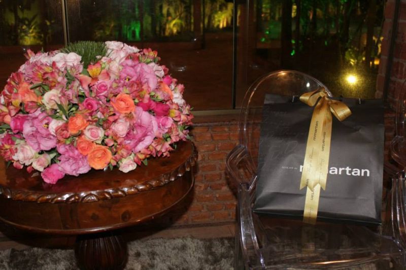 Arranjo de flores para casamento nas tonalidades laranja, rosa e branco - Foto #2551