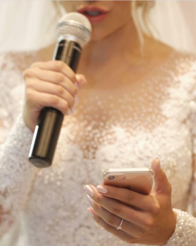 Um dos momentos mais lindos da cerimônia é o momento em que os noivos dizem seus votos de casamento. 👰🏼❤️👦🏻
#casamentolindo #votosdecasamento #amor
#godoyeventos #vemsernoivinhadabia